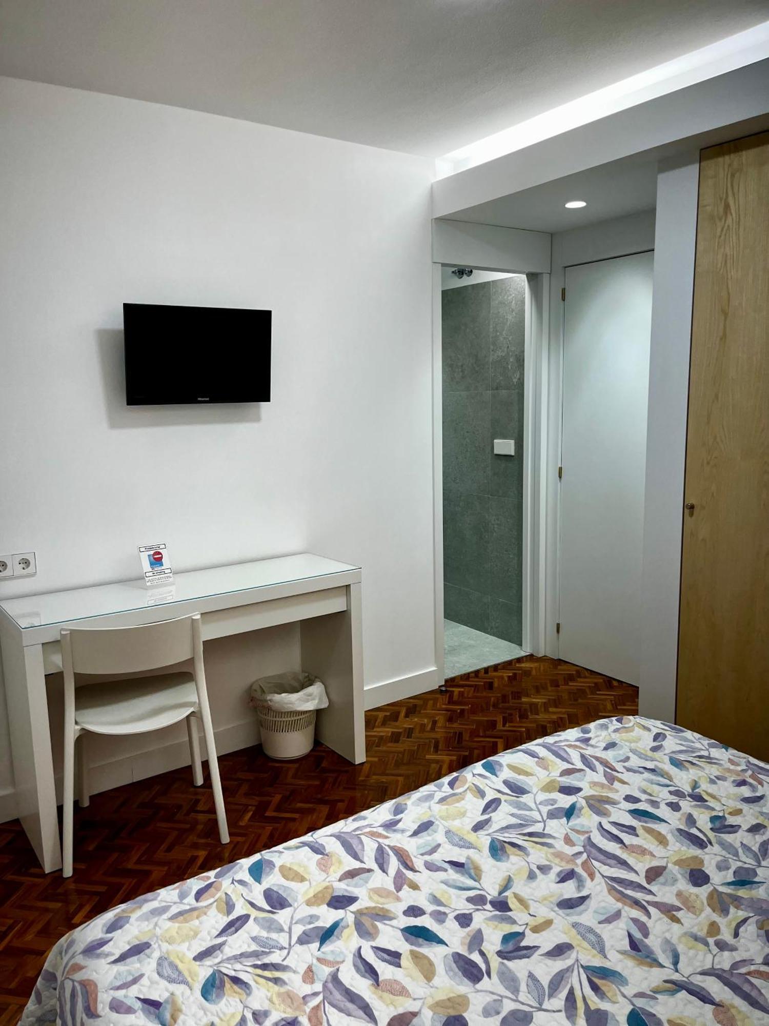 Hostal Charo II Santiago de Compostela Dış mekan fotoğraf